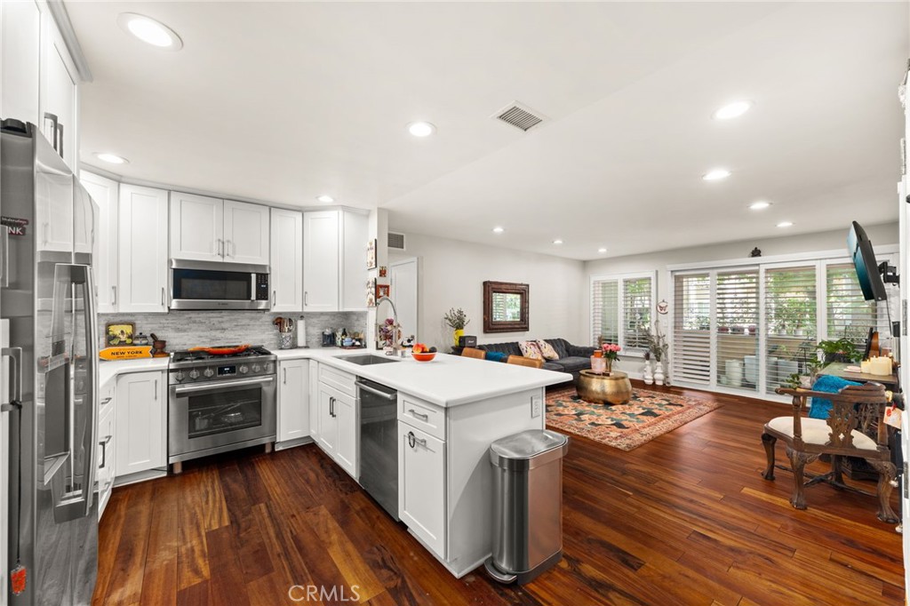 3860 Amberly Property Photo 12