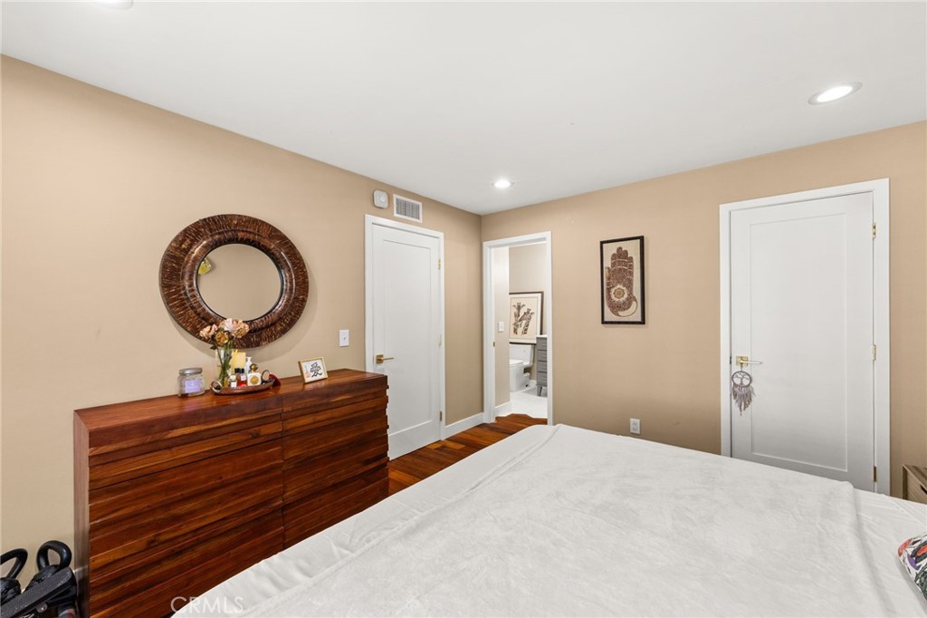 3860 Amberly Property Photo 18