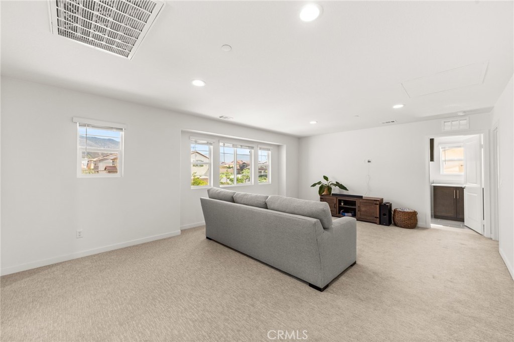 15623 Kings Peak Drive Property Photo 19