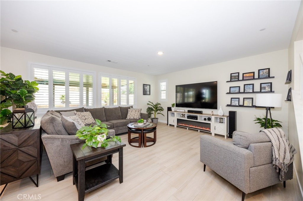 2229 Opal Street Property Photo 3