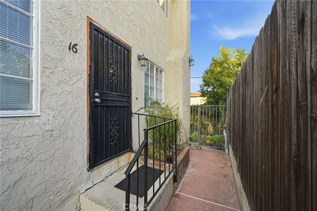 824 S Stoneman Avenue 16 Property Photo 4