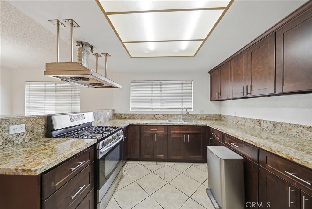 824 S Stoneman Avenue 16 Property Photo 10