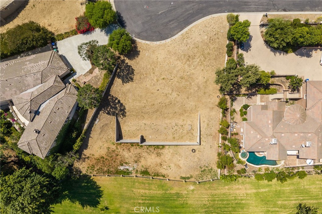 16135 Greens Court Property Photo 20
