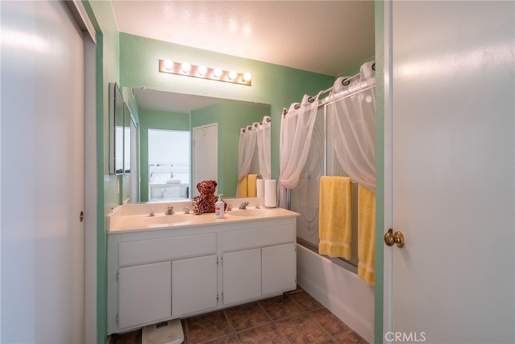 8026 Palermo Property Photo 9
