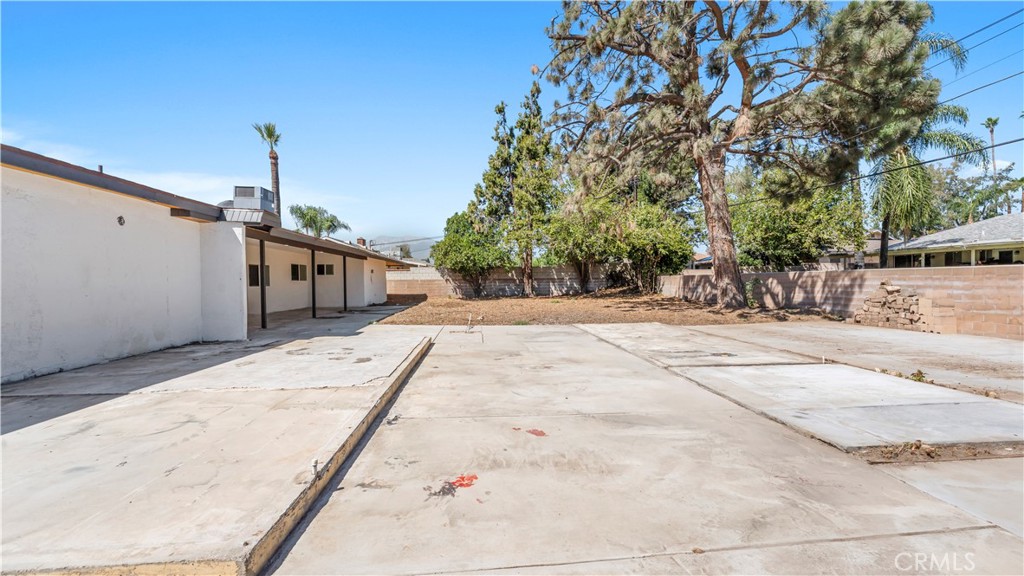 5737 Riverside Avenue Property Photo 33