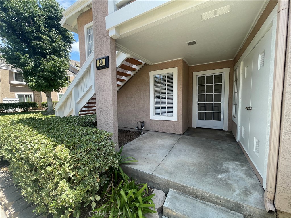 50 Woodleaf Property Photo 3