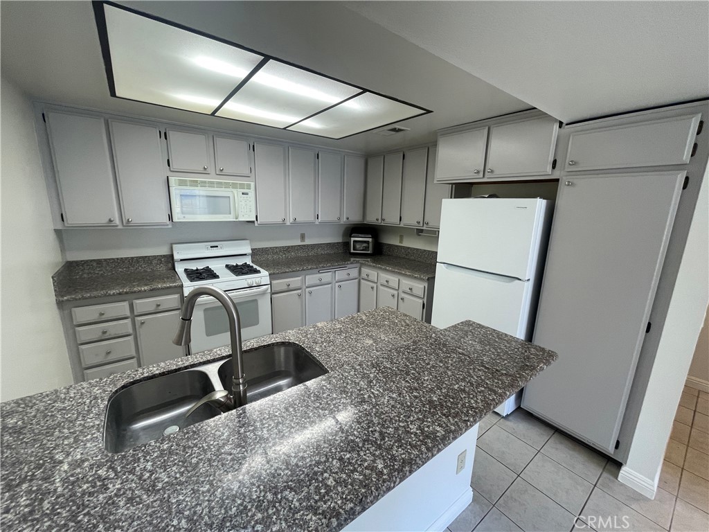 50 Woodleaf Property Photo 9
