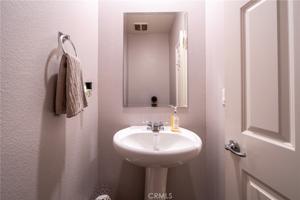 16029 Dexter Property Photo 5