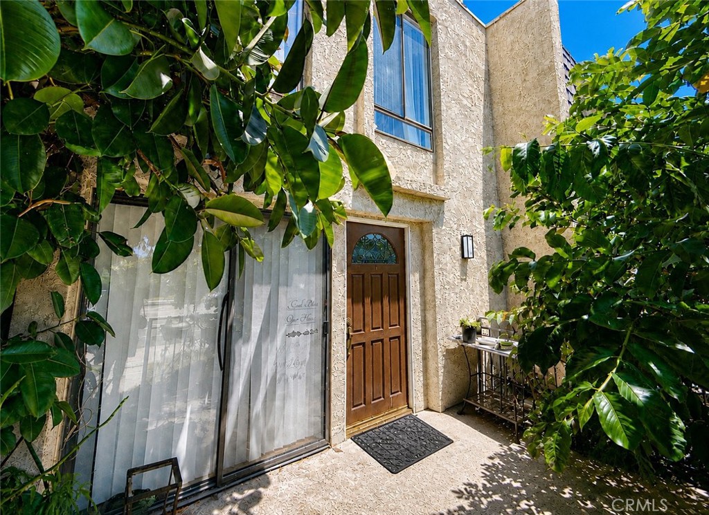 15051 Chatsworth St Property Photo 2
