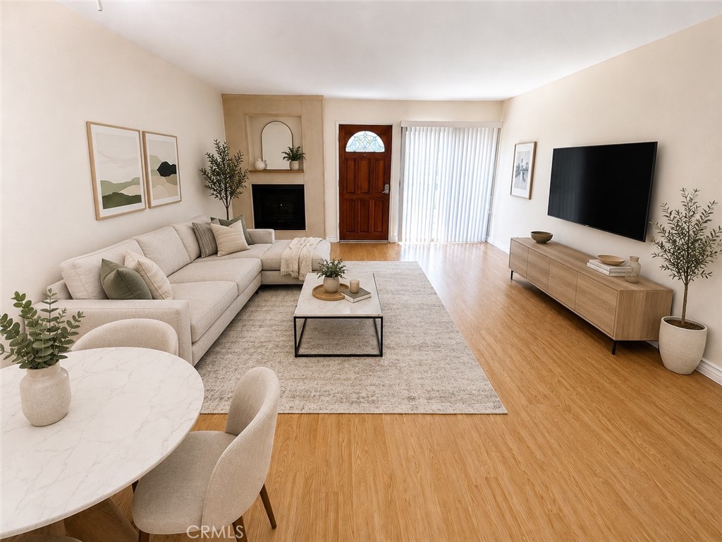 15051 Chatsworth St Property Photo 3