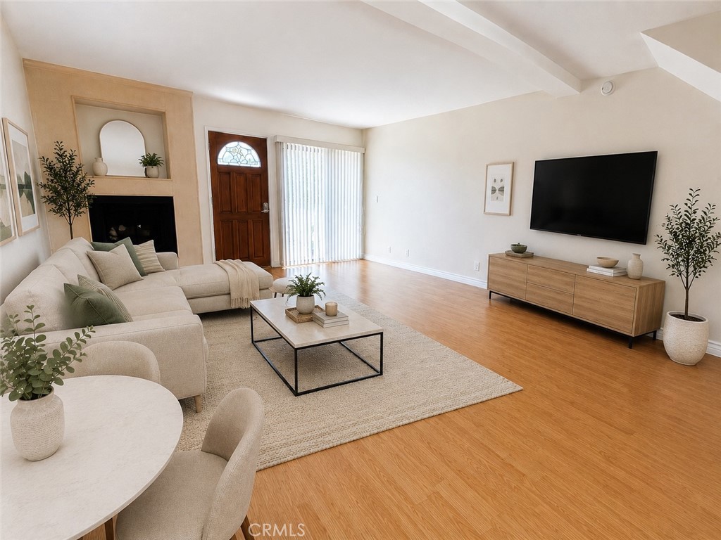 15051 Chatsworth St Property Photo 5