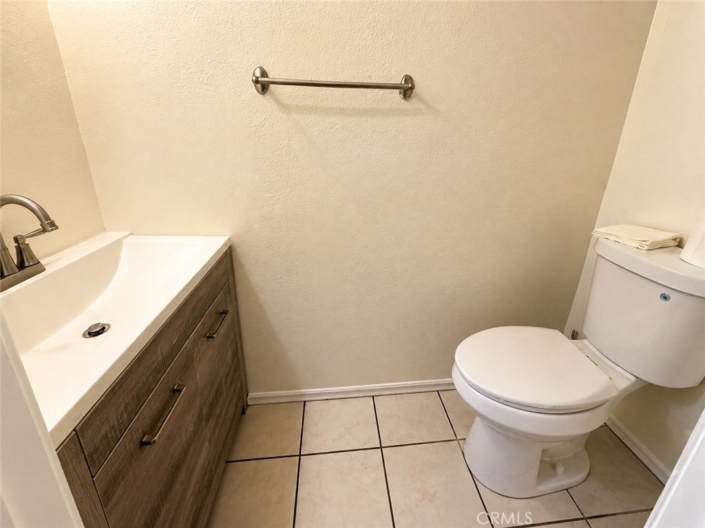 15051 Chatsworth St Property Photo 9