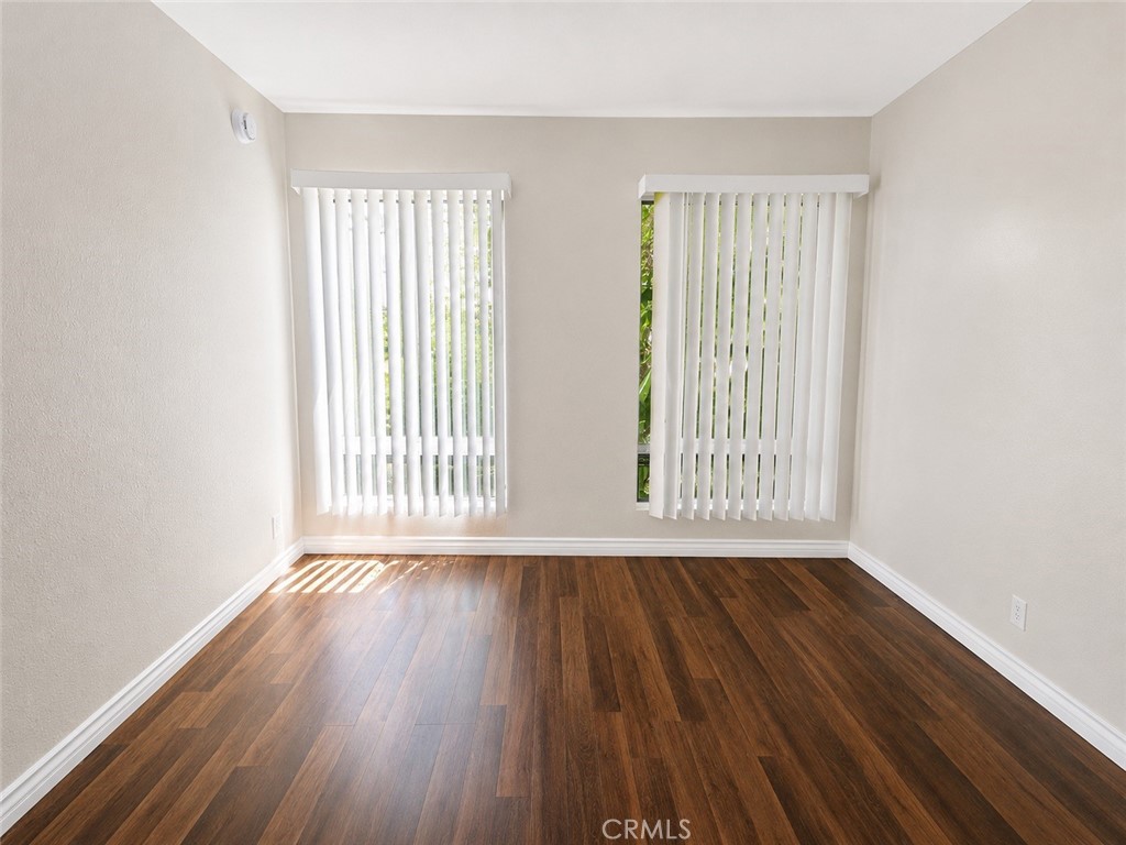 15051 Chatsworth St Property Photo 15