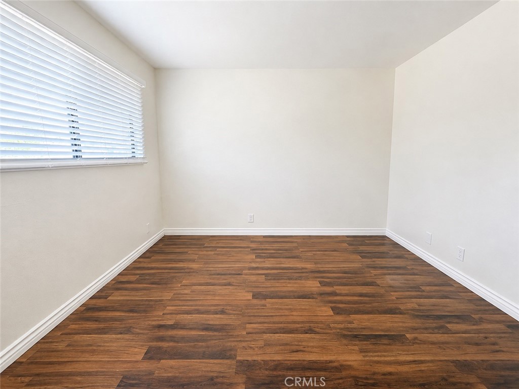 15051 Chatsworth St Property Photo 18