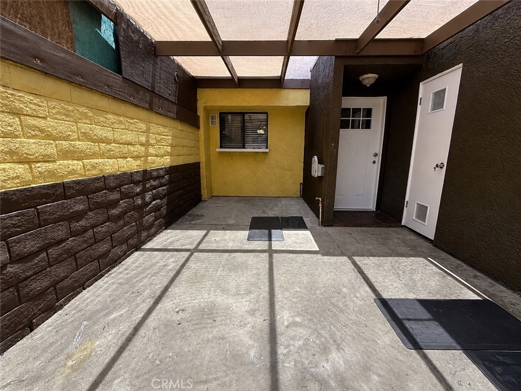 15051 Chatsworth St Property Photo 20