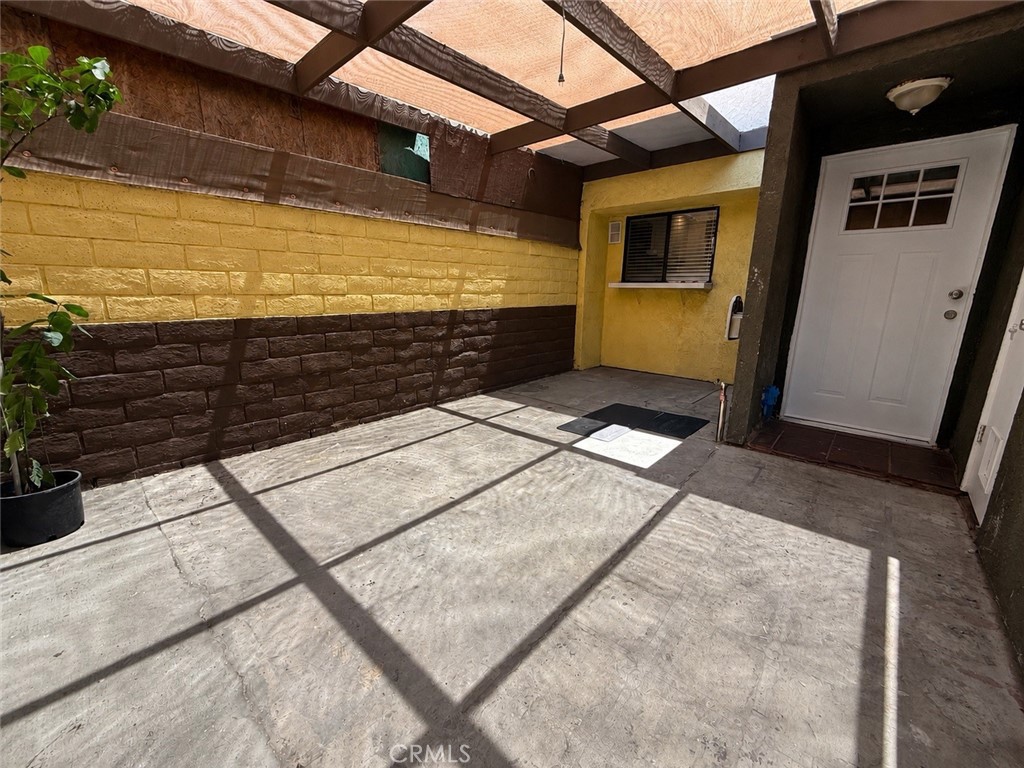 15051 Chatsworth St Property Photo 21