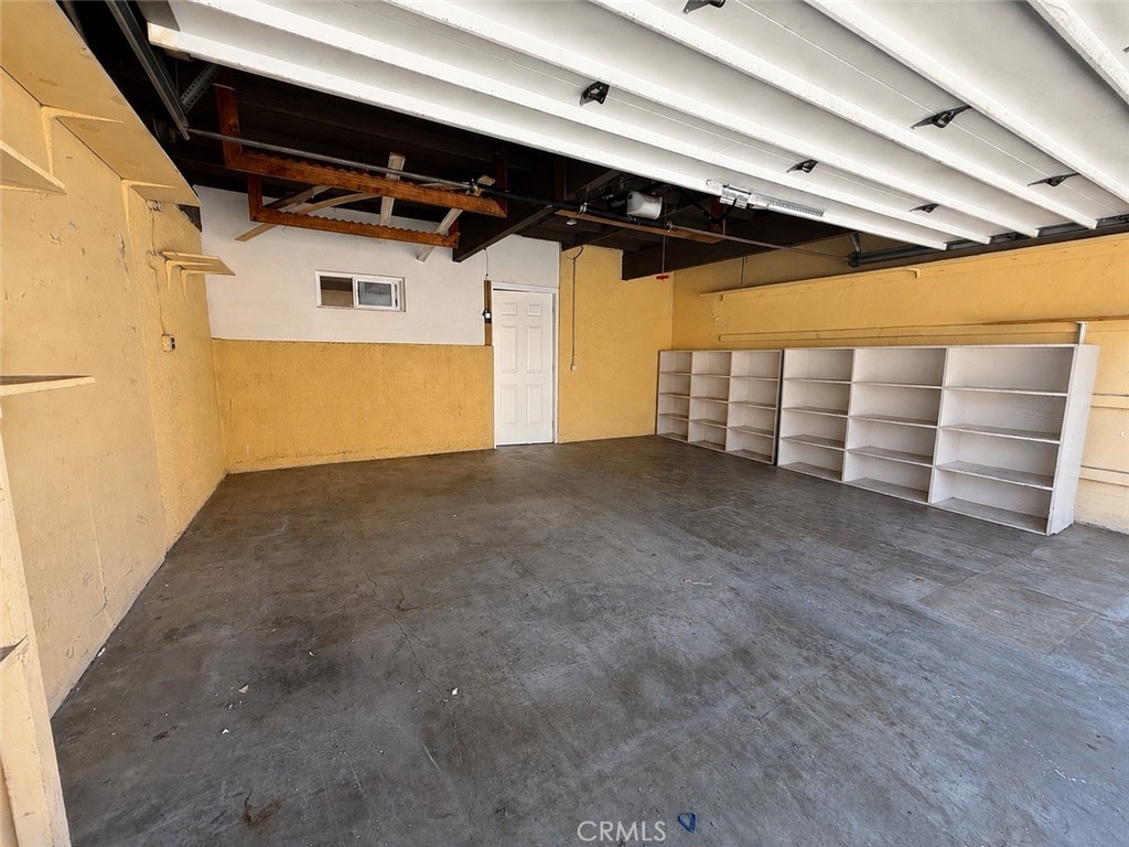 15051 Chatsworth St Property Photo 22