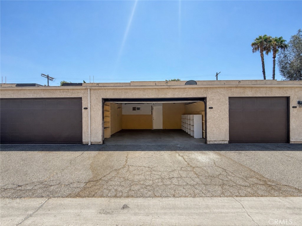 15051 Chatsworth St Property Photo 23