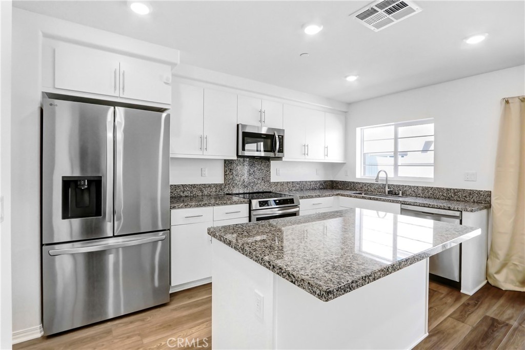 7102 Olive Grove Property Photo 3