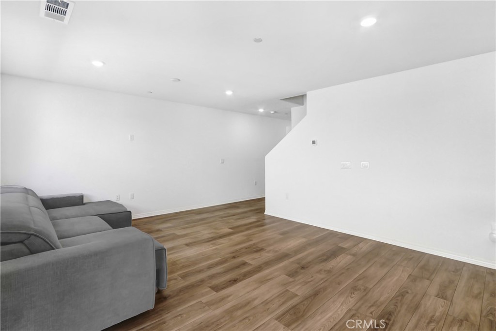 7102 Olive Grove Property Photo 4