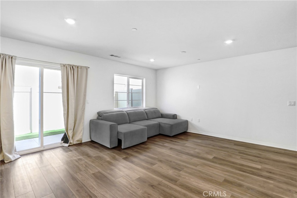 7102 Olive Grove Property Photo 5
