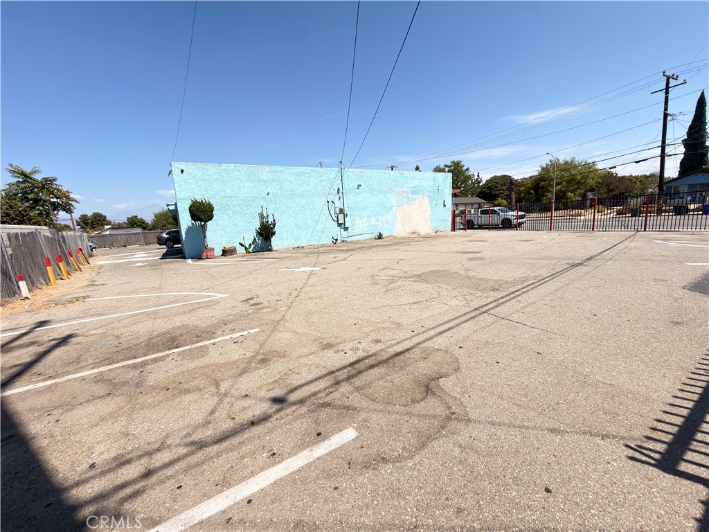 1564 5th Property Photo 4