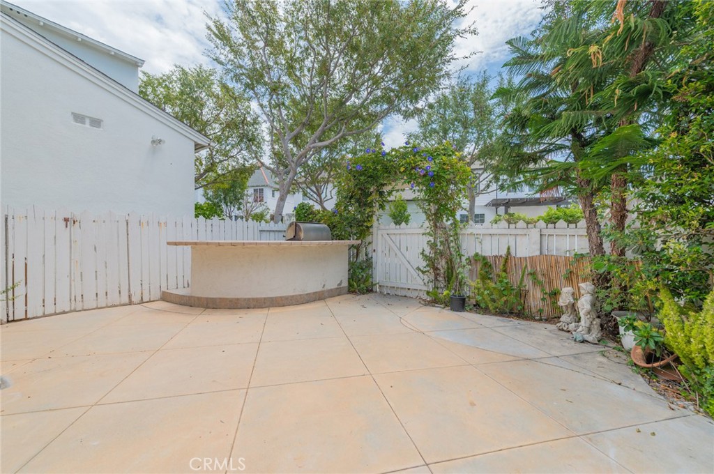 46 Middlebury Property Photo 25