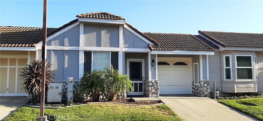 1652 Home Terrace Property Photo 1