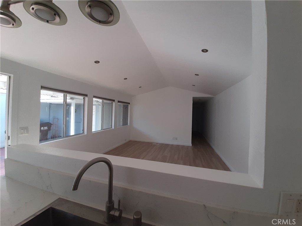 1652 Home Terrace Property Photo 7