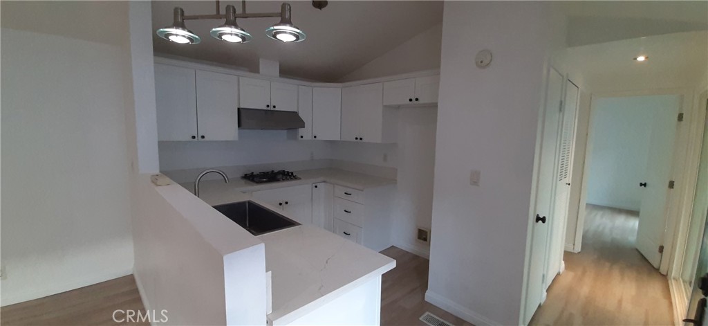 1652 Home Terrace Property Photo 9