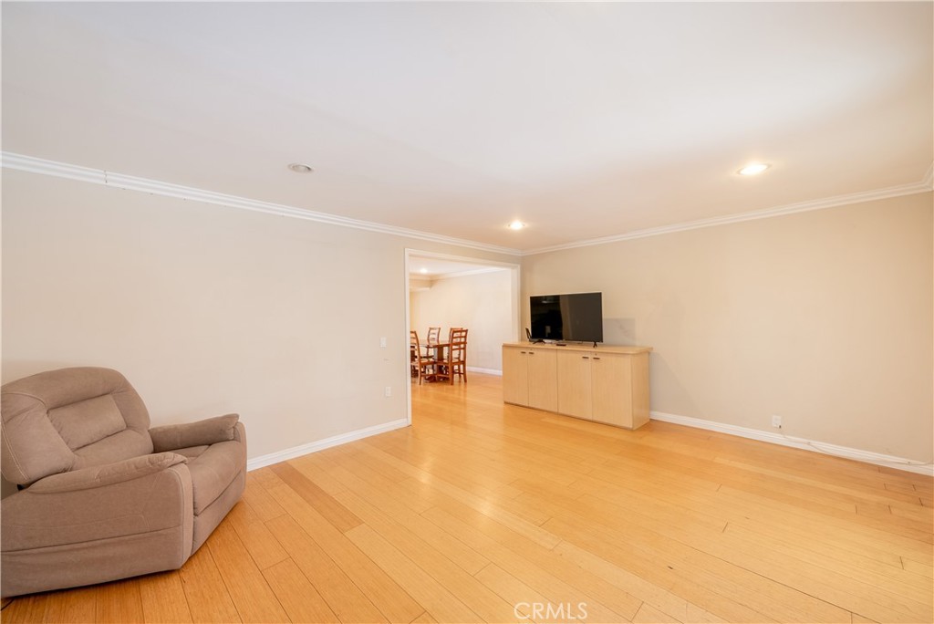 7378 Ruby Avenue Property Photo 10