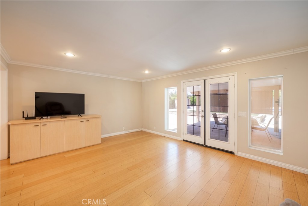 7378 Ruby Avenue Property Photo 11