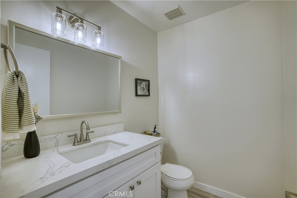 14385 Suffolk Property Photo 15