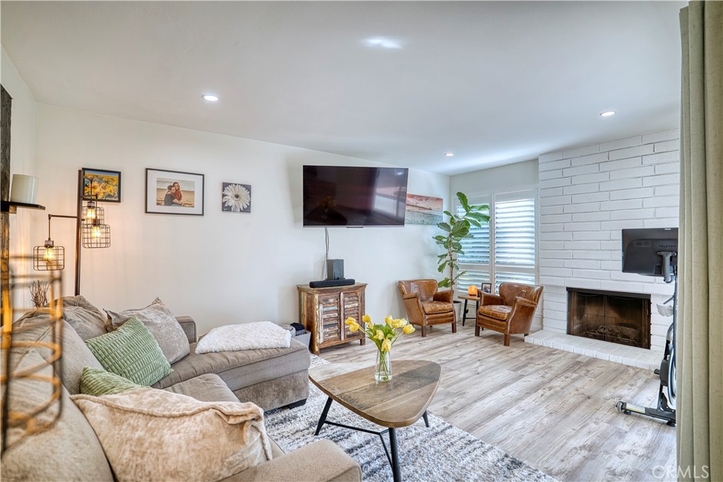 14385 Suffolk Property Photo 16