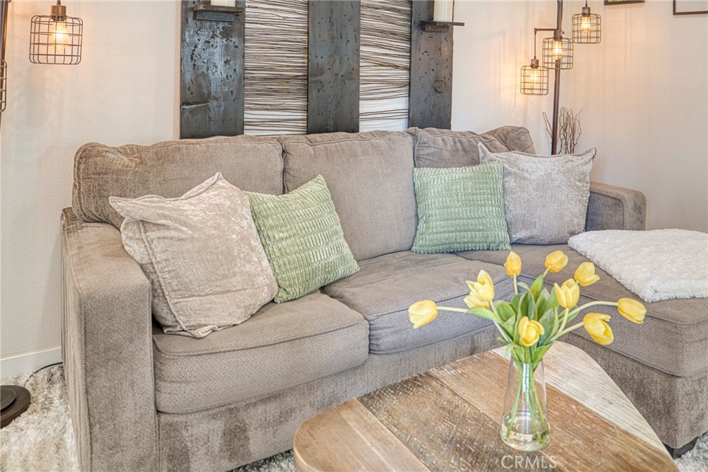 14385 Suffolk Property Photo 18