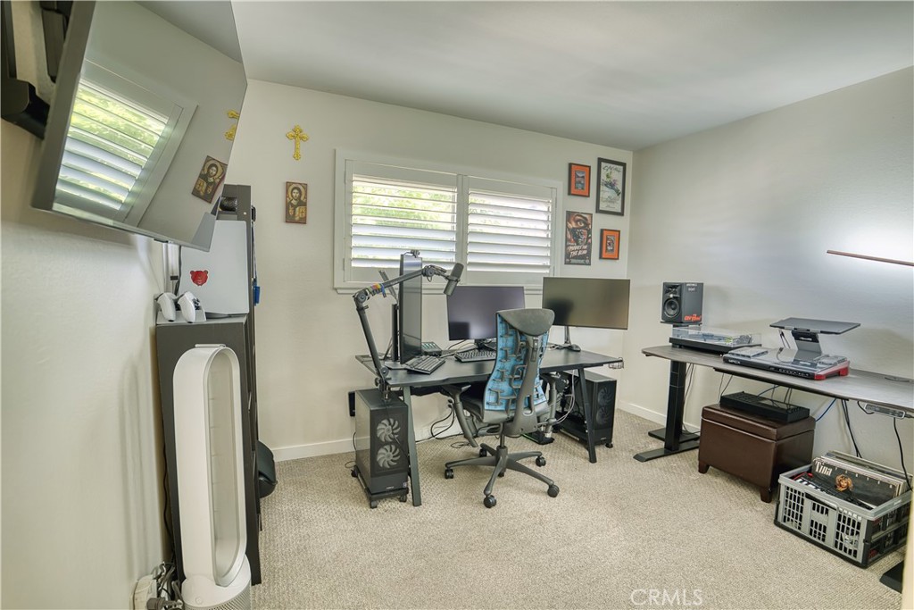 14385 Suffolk Property Photo 24