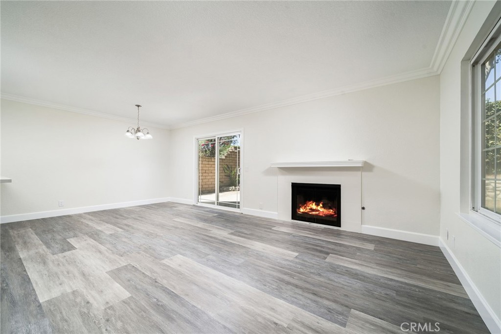 6864 Woodcrest Property Photo 7