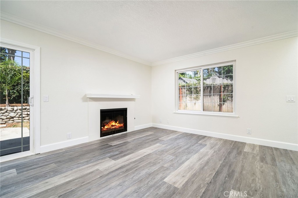 6864 Woodcrest Property Photo 8