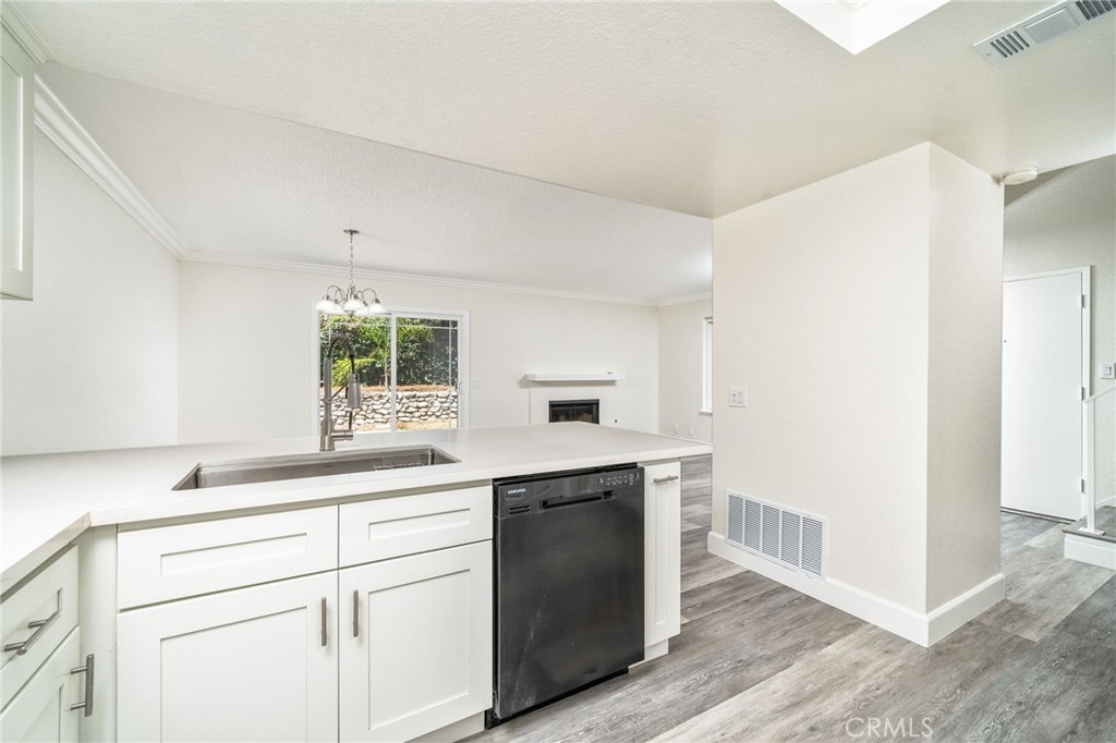 6864 Woodcrest Property Photo 12
