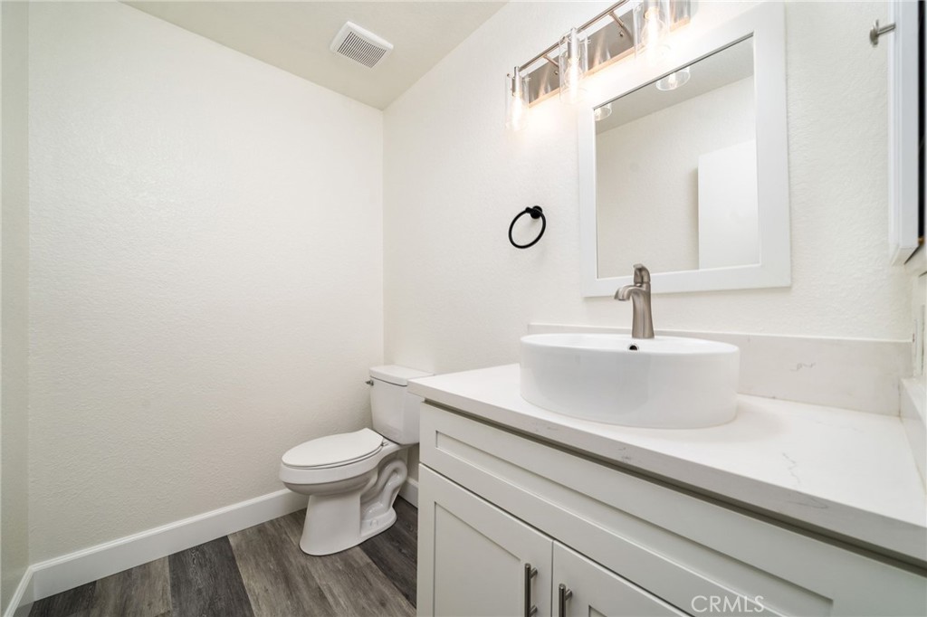 6864 Woodcrest Property Photo 15