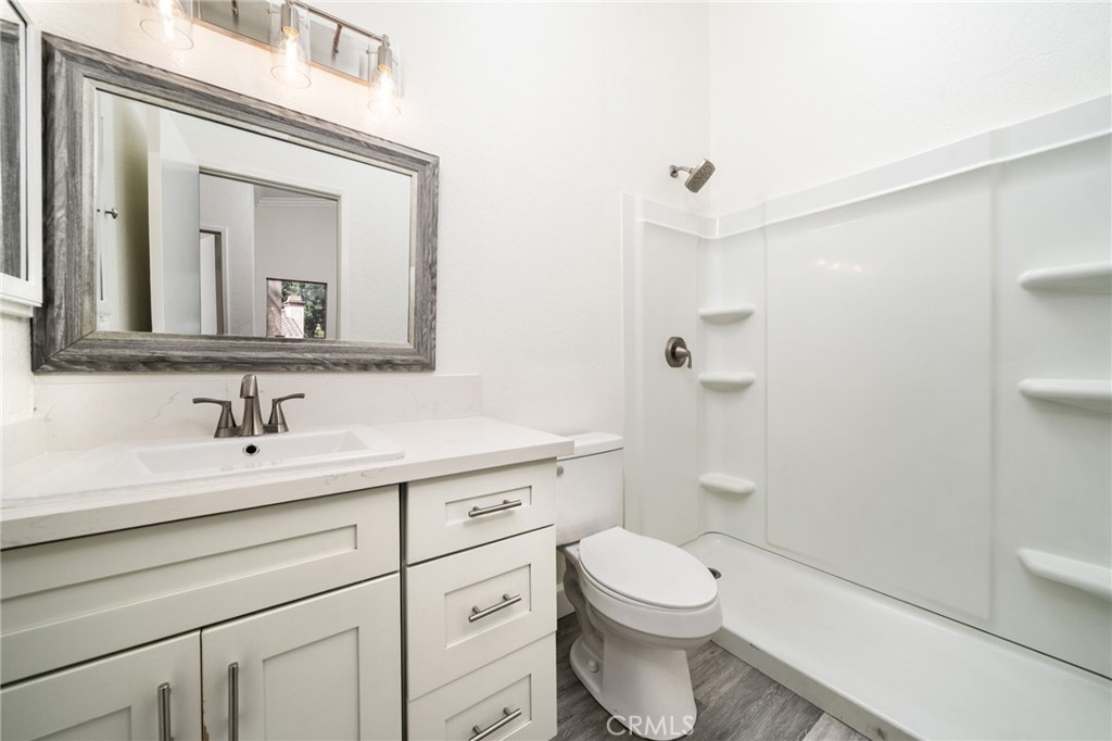 6864 Woodcrest Property Photo 17