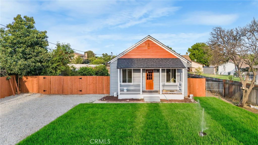 10803 Larch Property Photo 1