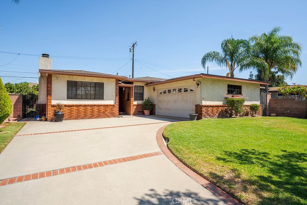 347 W Alcross Property Photo 1