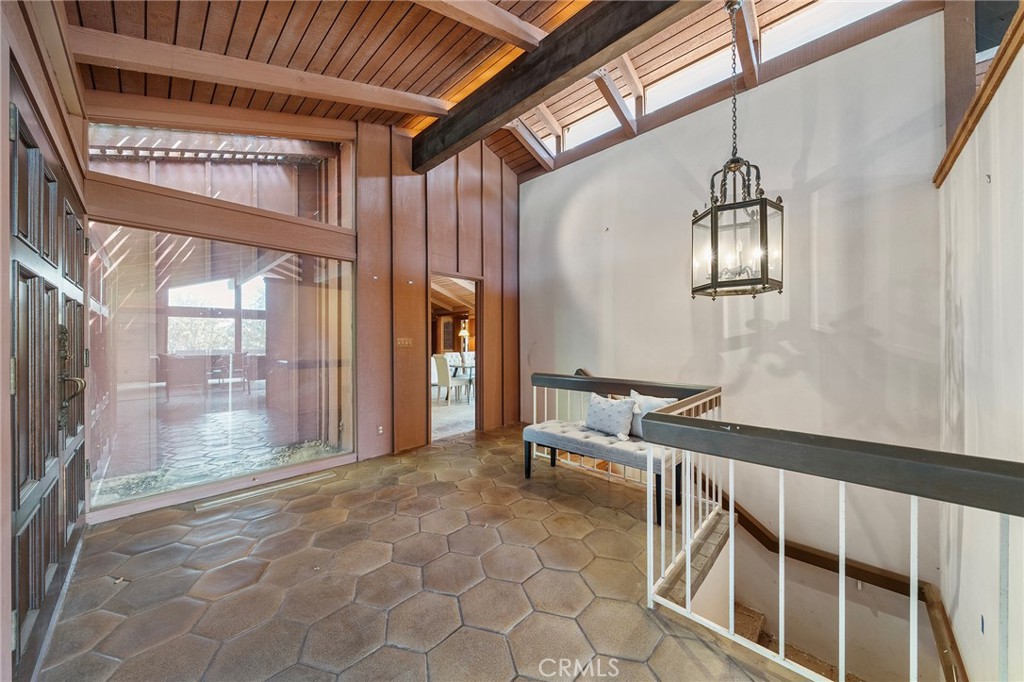 677 N Deodar Property Photo 5