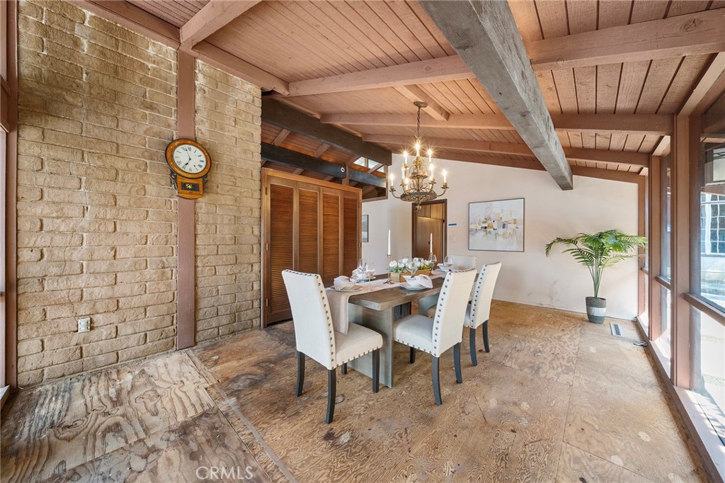 677 N Deodar Property Photo 14