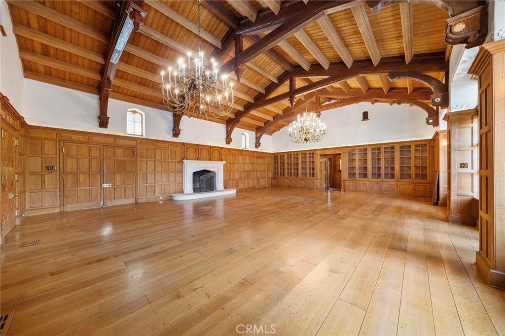 677 N Deodar Property Photo 26