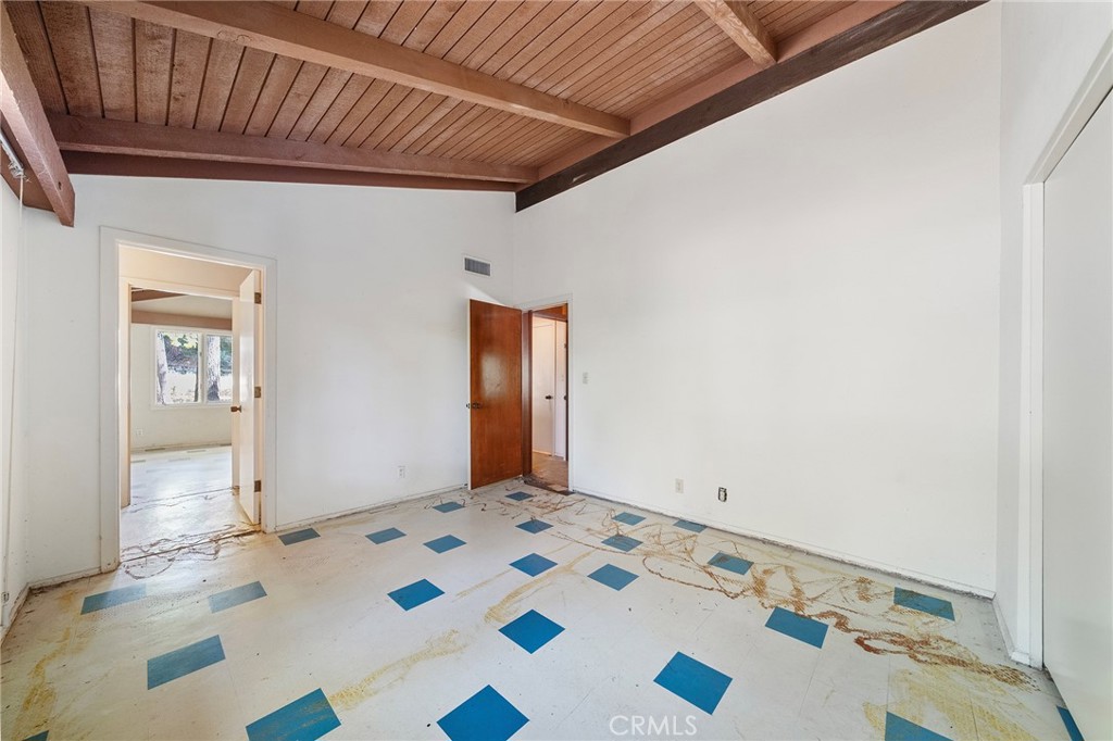 677 N Deodar Property Photo 38