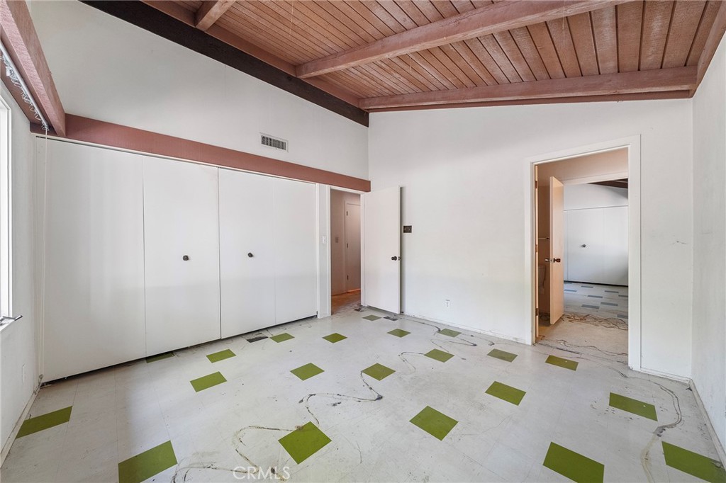 677 N Deodar Property Photo 39