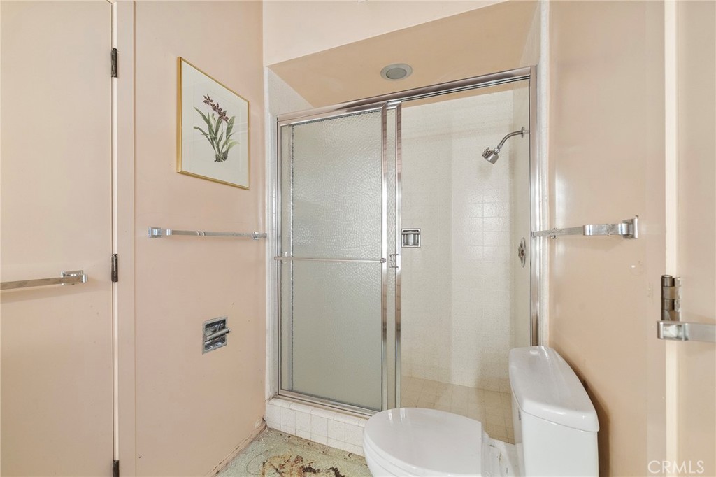 677 N Deodar Property Photo 41