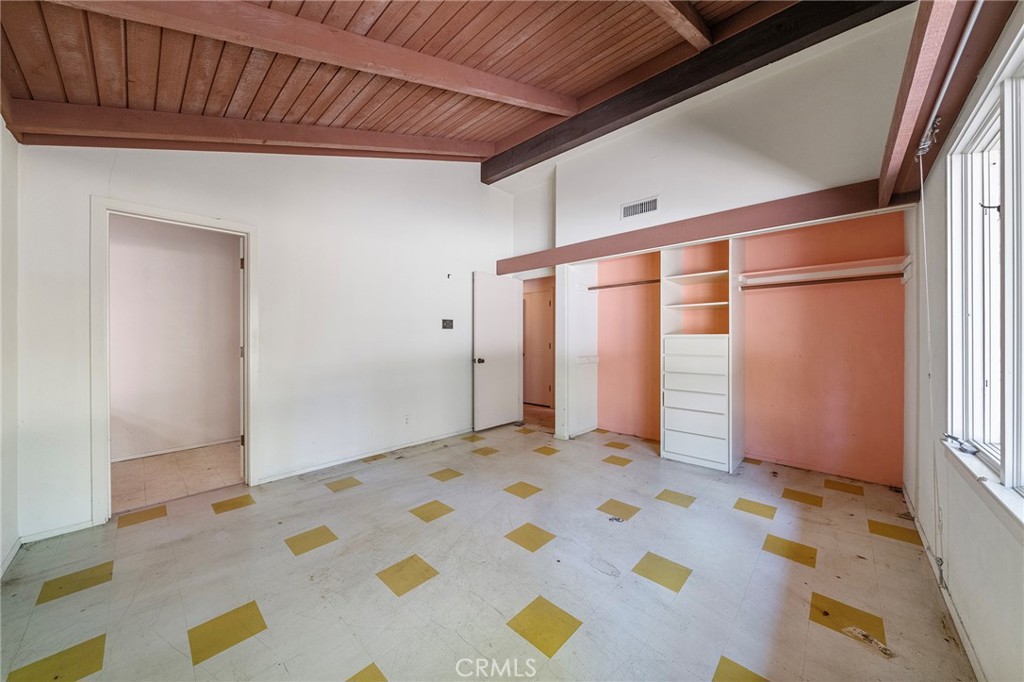 677 N Deodar Property Photo 42